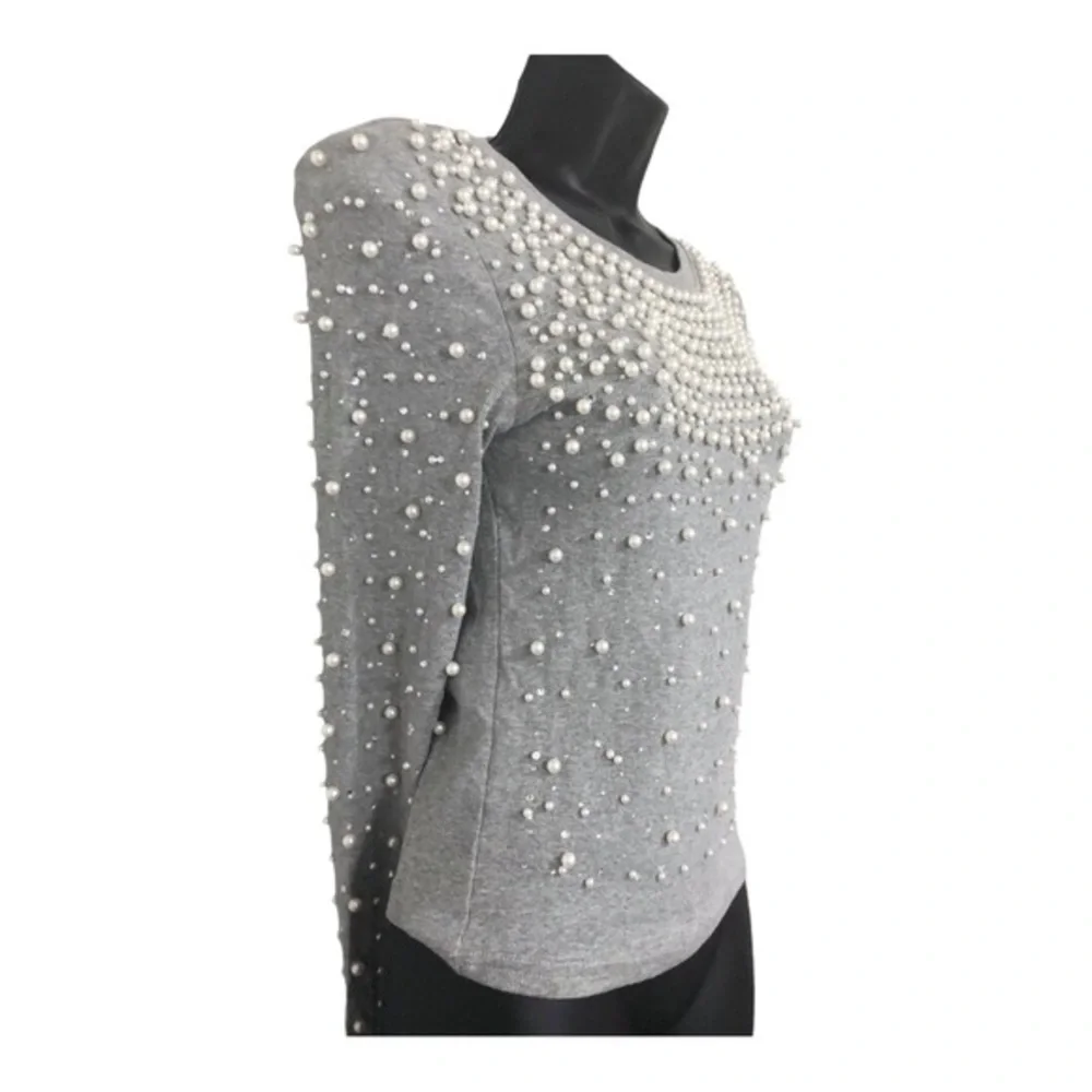 Beautiful Stunning pearl beaded gray long sleeve sweater knit top size small new